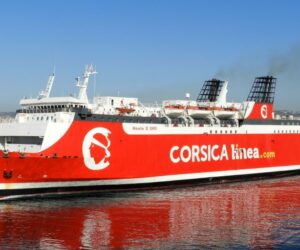 Ferry Monté d'Oro Corsica Linea